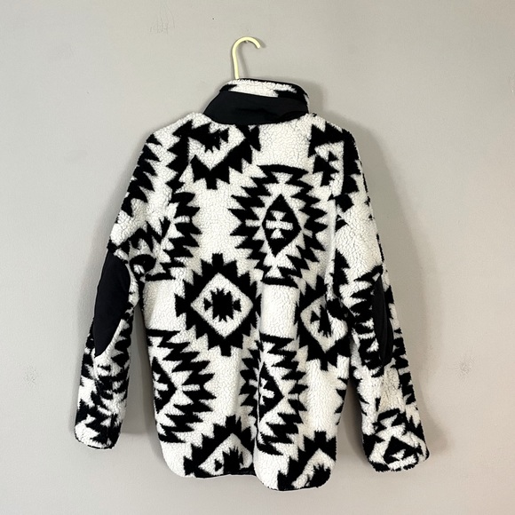 Bershka - Men’s Geometric Pattern Fleece Jacket - Small - Picture 2 of 4